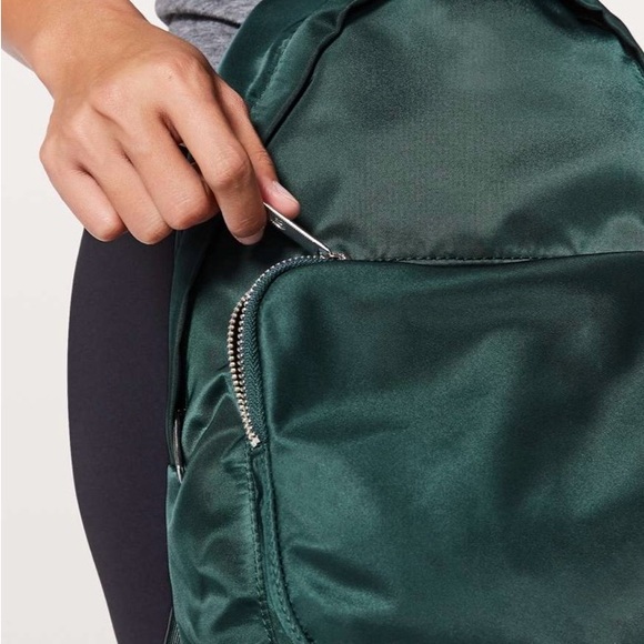 * Lululemon Dark Green Everywhere Backpack Personalized * main image 9